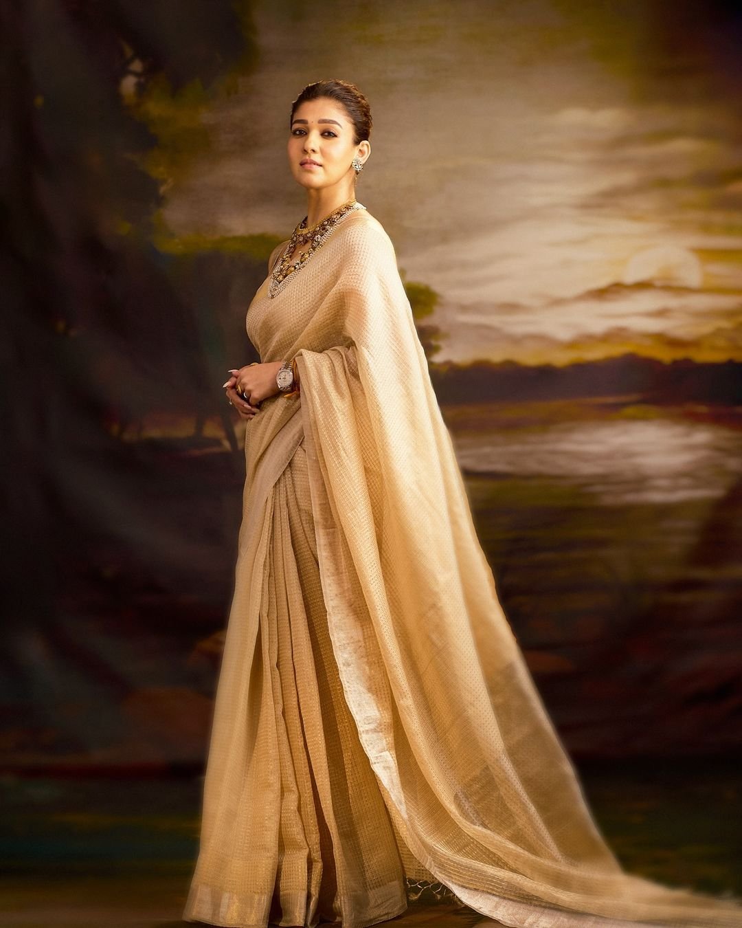 Tissue Banarasi Sarees: A Symphony of Silk, Zari, and Artistry